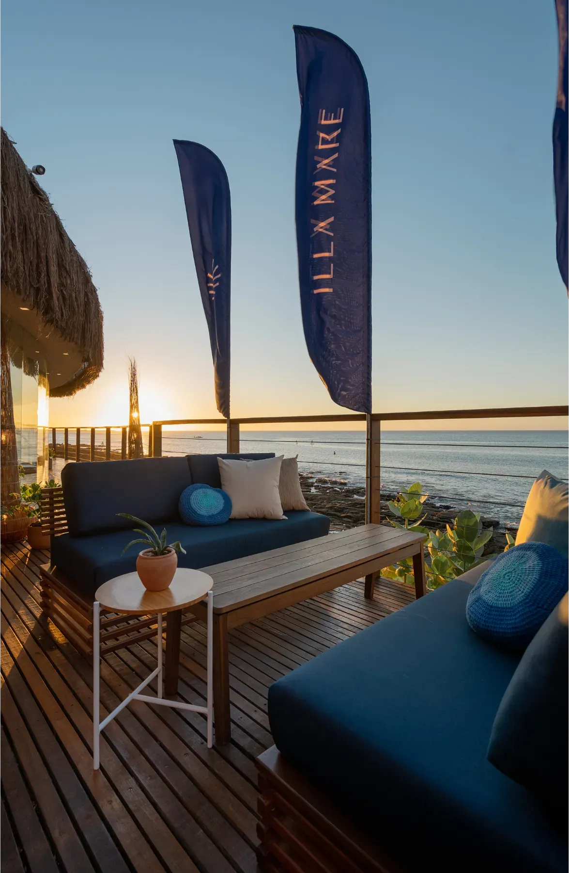 Oceanfront sunset terrace at Illa Mare in Fortaleza