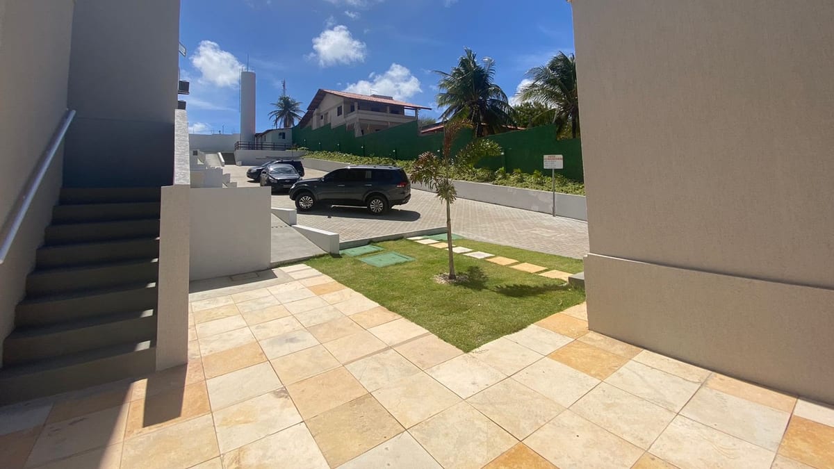 Landscaped courtyard and townhouse access