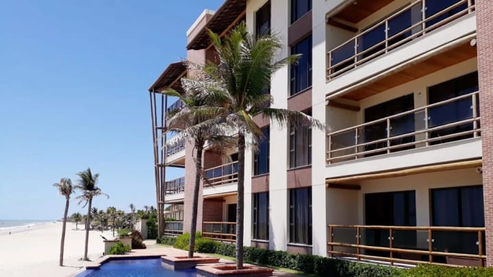 Cumbuco ocean front apartment for sale. — image 1
