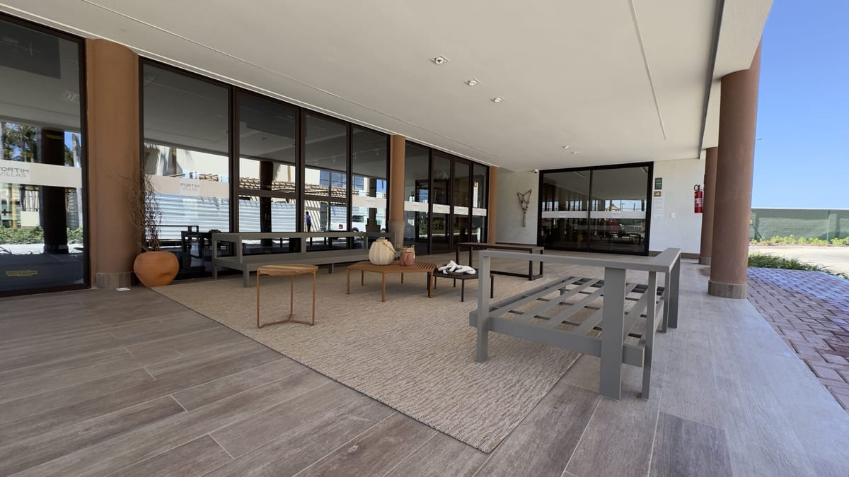 Fortim Eco Village — Covered terrace and seating